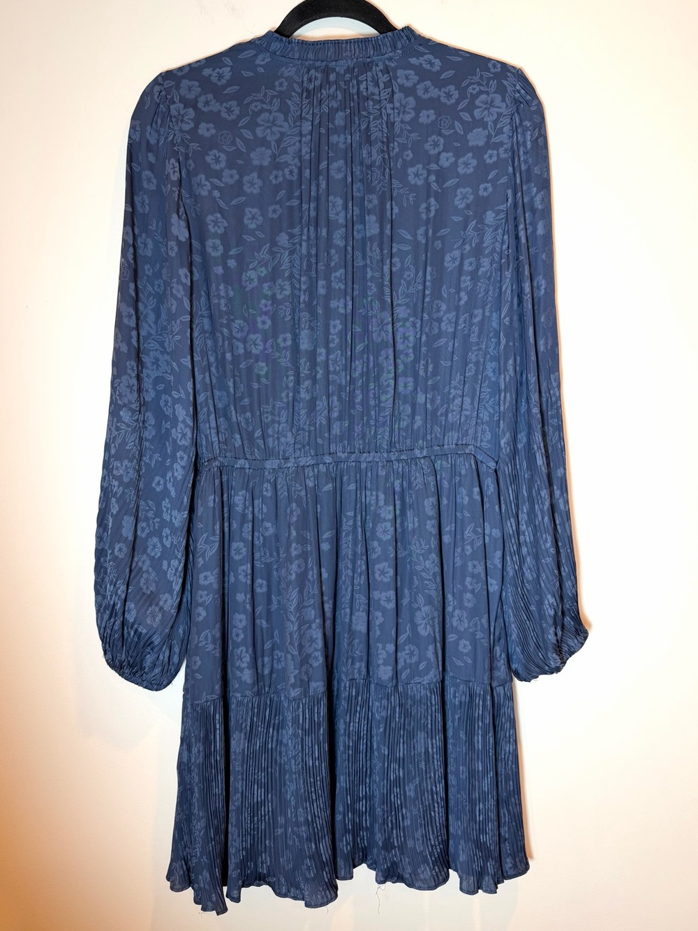 Current Air Blue Floral Pleated V-Neck Smocked Dress Size L - Picture 2 of 11
